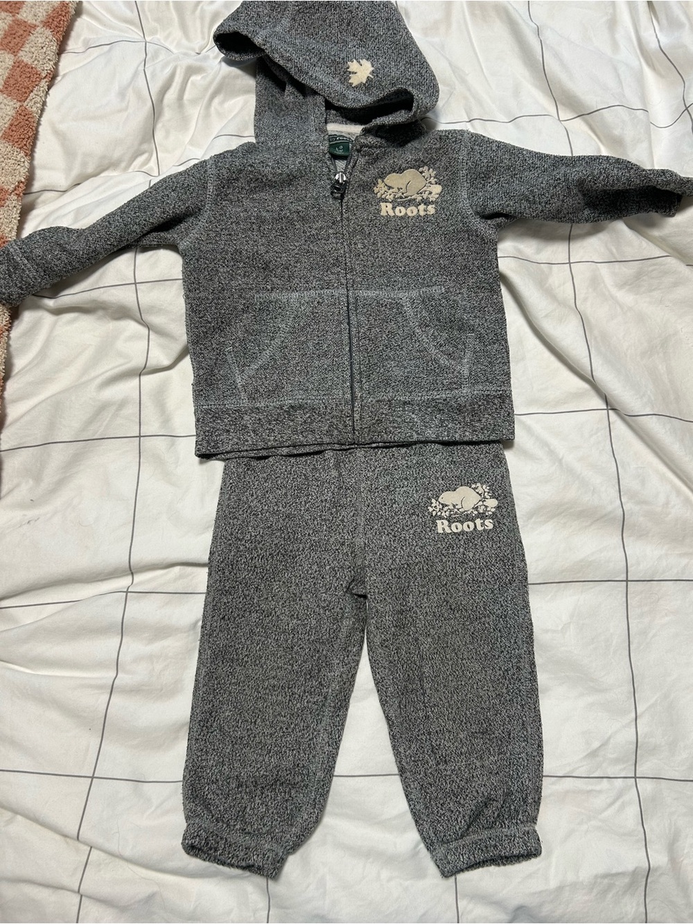 Roots Kids Heather Charcoal Hoodie & Joggers Set - Gray